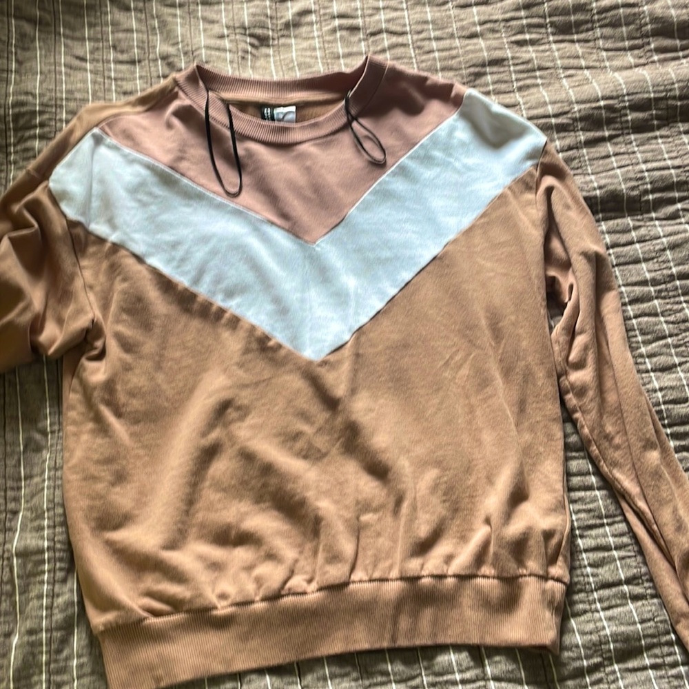 Sweater from H&M, size xs, the color is a pinkish with white